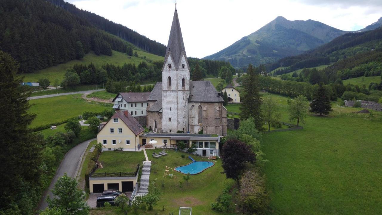 Pool, Pokale, Sauna, Billard, Kirche U. Viel Natur Vordernberg Bagian luar foto
